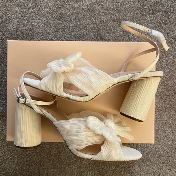 NIB Loeffler Randall Camellia Pleated Pearl White Bow Heels Sandals 9.5 $395 - Picture 4 of 6